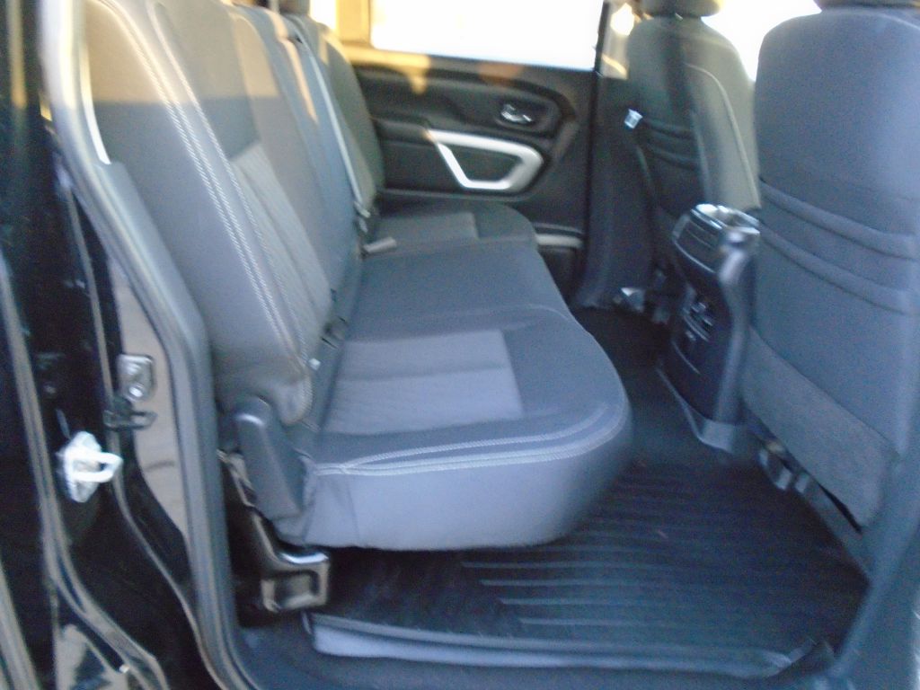 Photo 40 of this NISSAN TITAN
