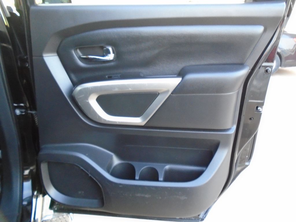 Photo 41 of this NISSAN TITAN