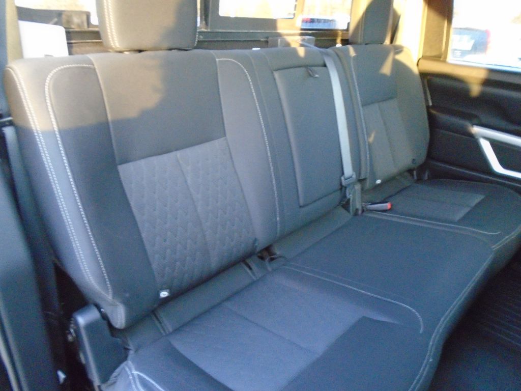 Photo 42 of this NISSAN TITAN