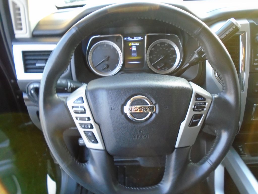 Photo 47 of this NISSAN TITAN