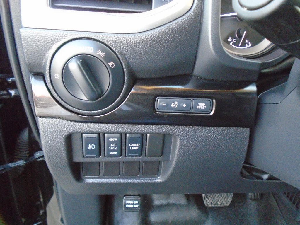 Photo 52 of this NISSAN TITAN