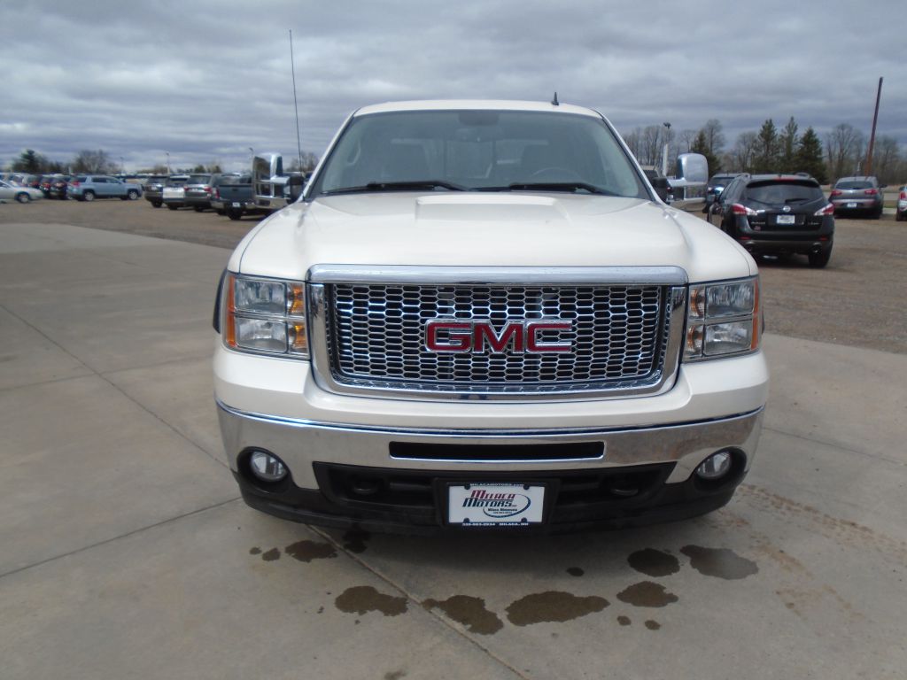 Photo 6 of this GMC SIERRA