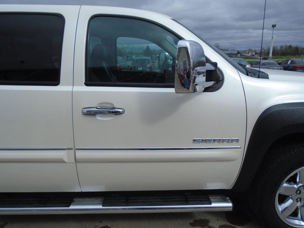Photo 9 of this GMC SIERRA