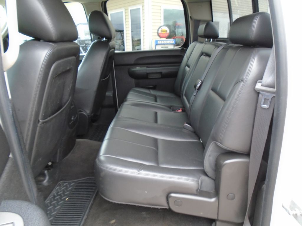 Photo 23 of this GMC SIERRA