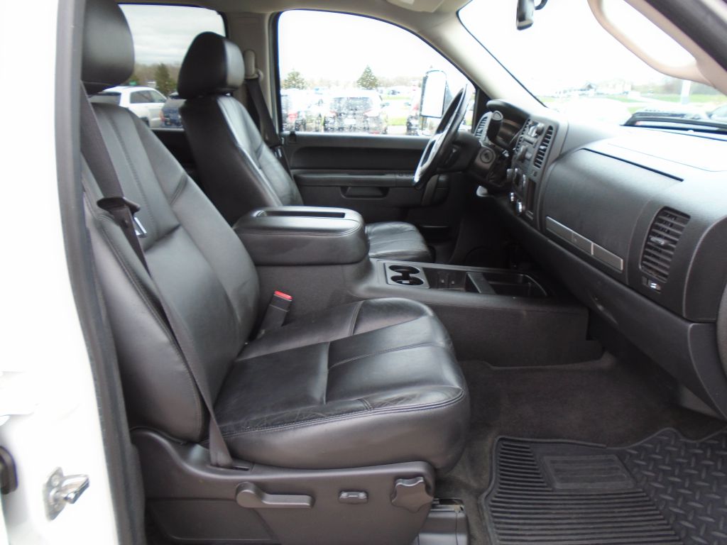 Photo 31 of this GMC SIERRA