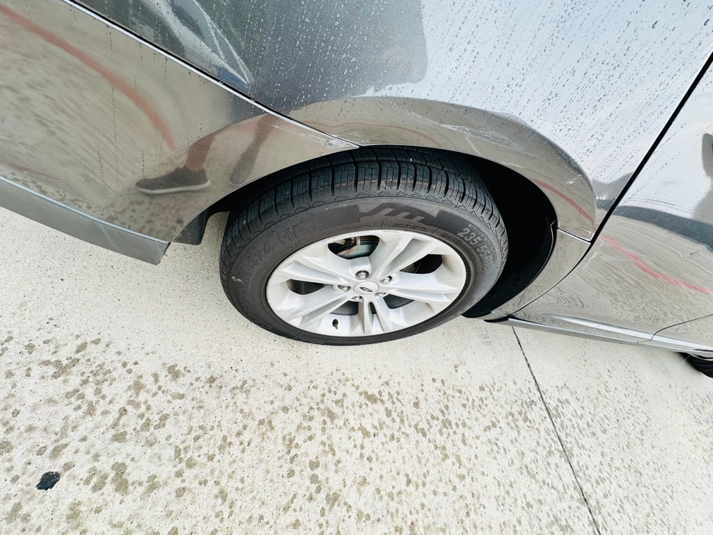 Photo 22 of this FORD TAURUS