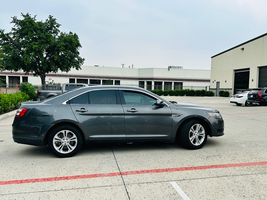 Photo 9 of this FORD TAURUS