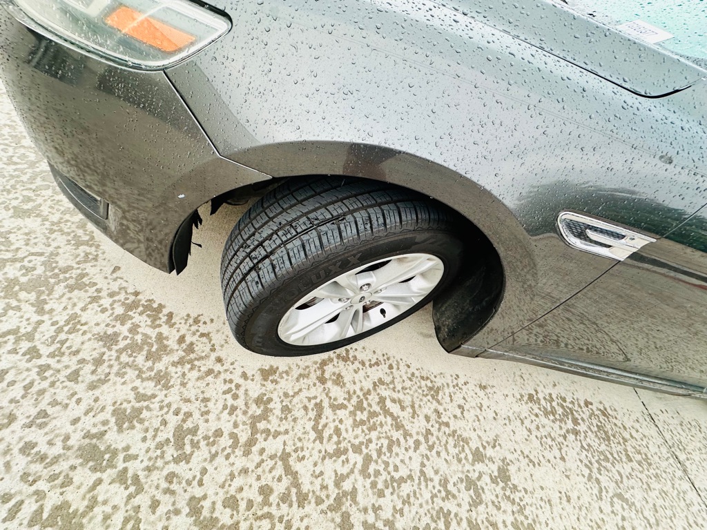 Photo 24 of this FORD TAURUS