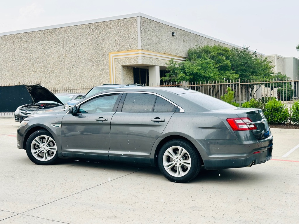 Photo 5 of this FORD TAURUS