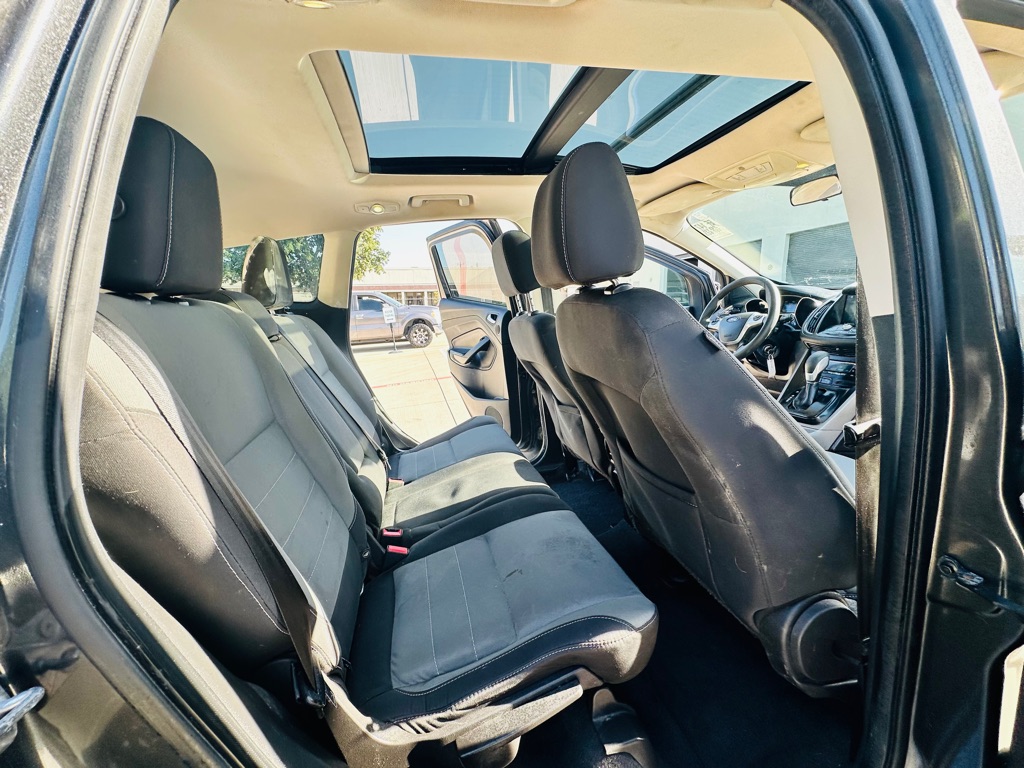 Photo 17 of this FORD ESCAPE