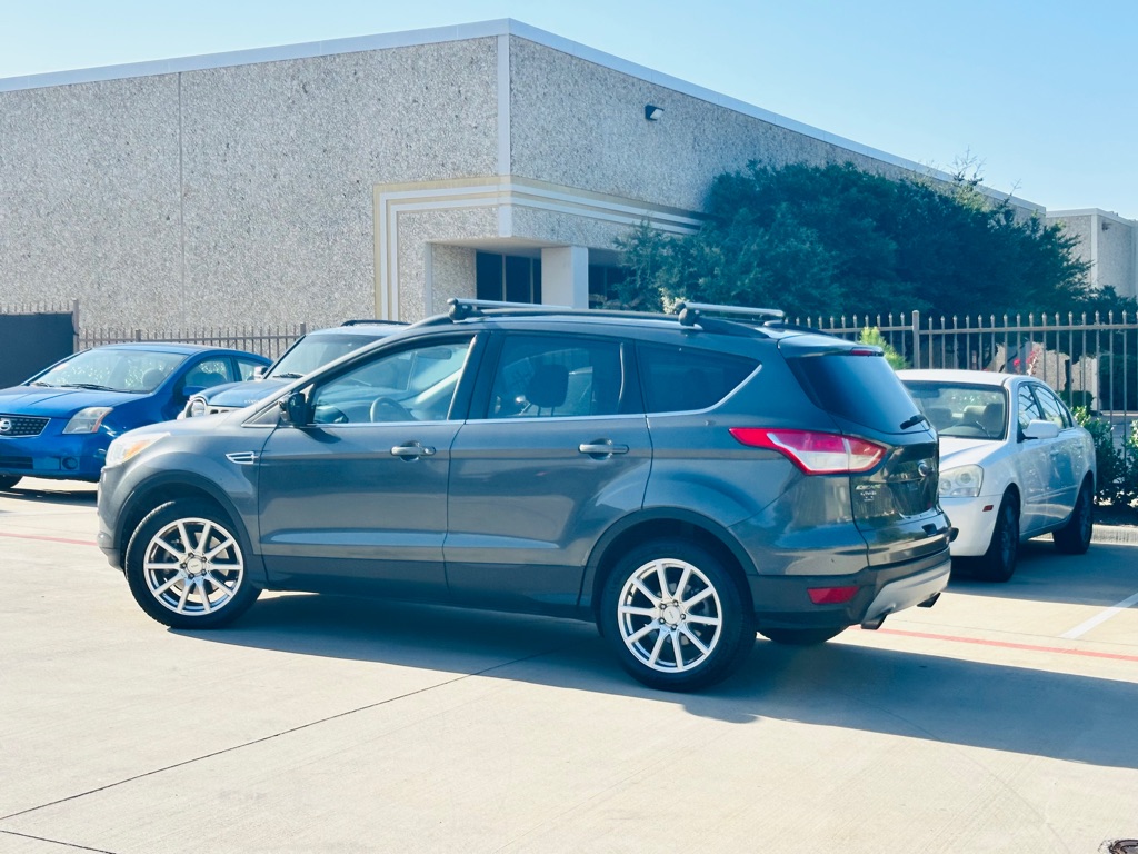 Photo 5 of this FORD ESCAPE