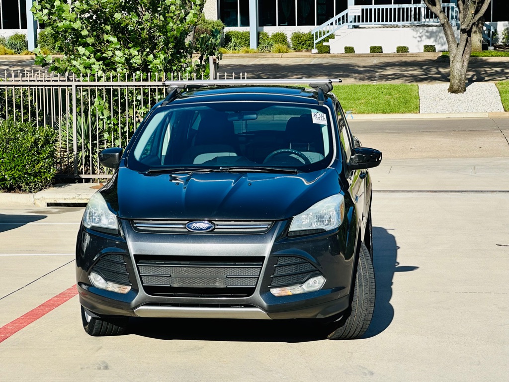 Photo 2 of this FORD ESCAPE