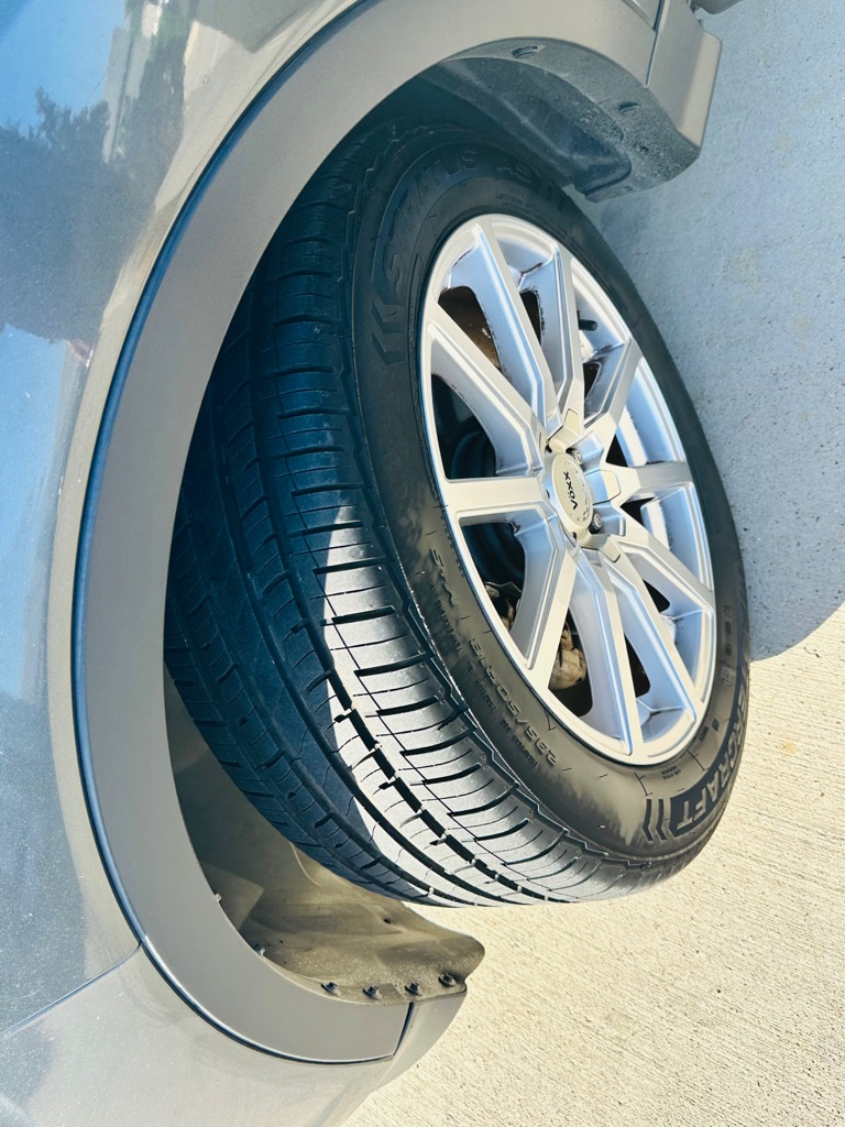Photo 25 of this FORD ESCAPE