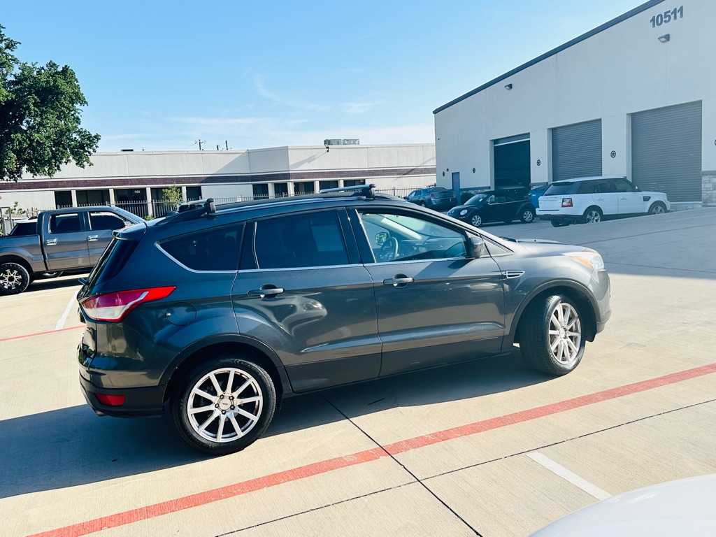 Photo 8 of this FORD ESCAPE