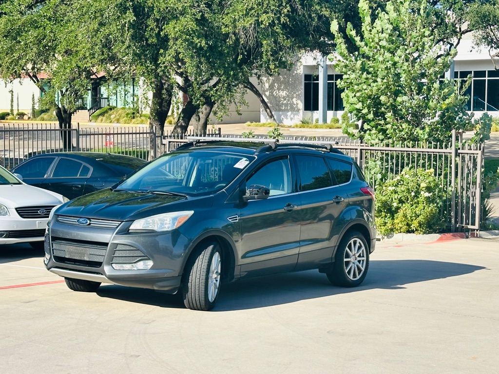 Photo 3 of this FORD ESCAPE