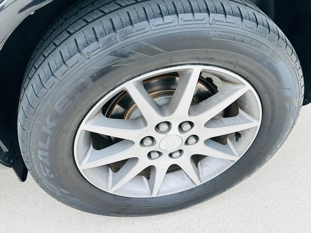 Photo 34 of this BUICK ENCLAVE