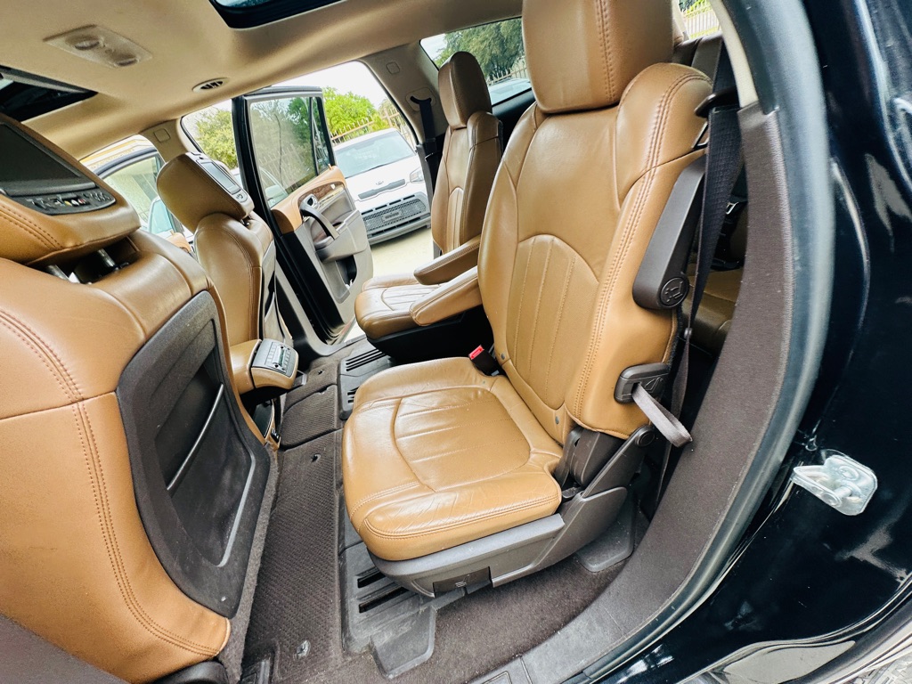 Photo 19 of this BUICK ENCLAVE