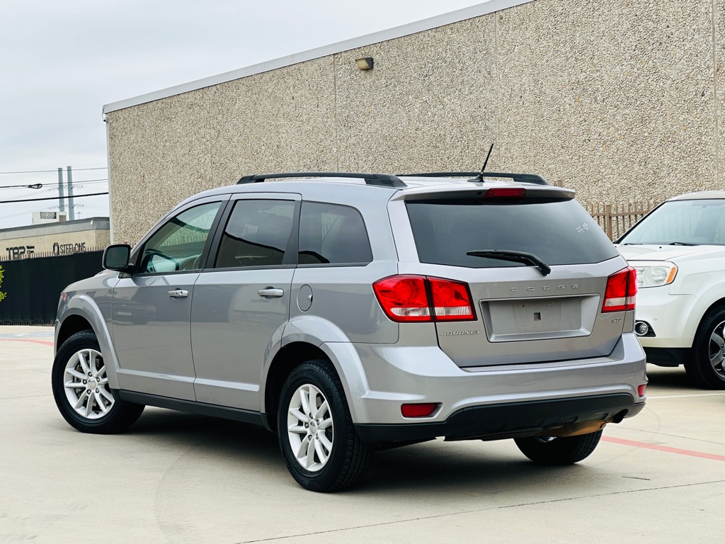 Photo 8 of this DODGE JOURNEY