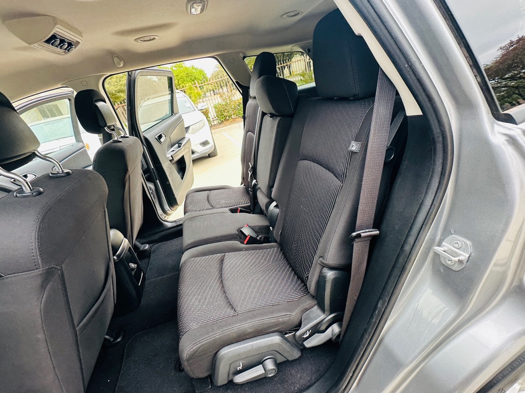 Photo 18 of this DODGE JOURNEY