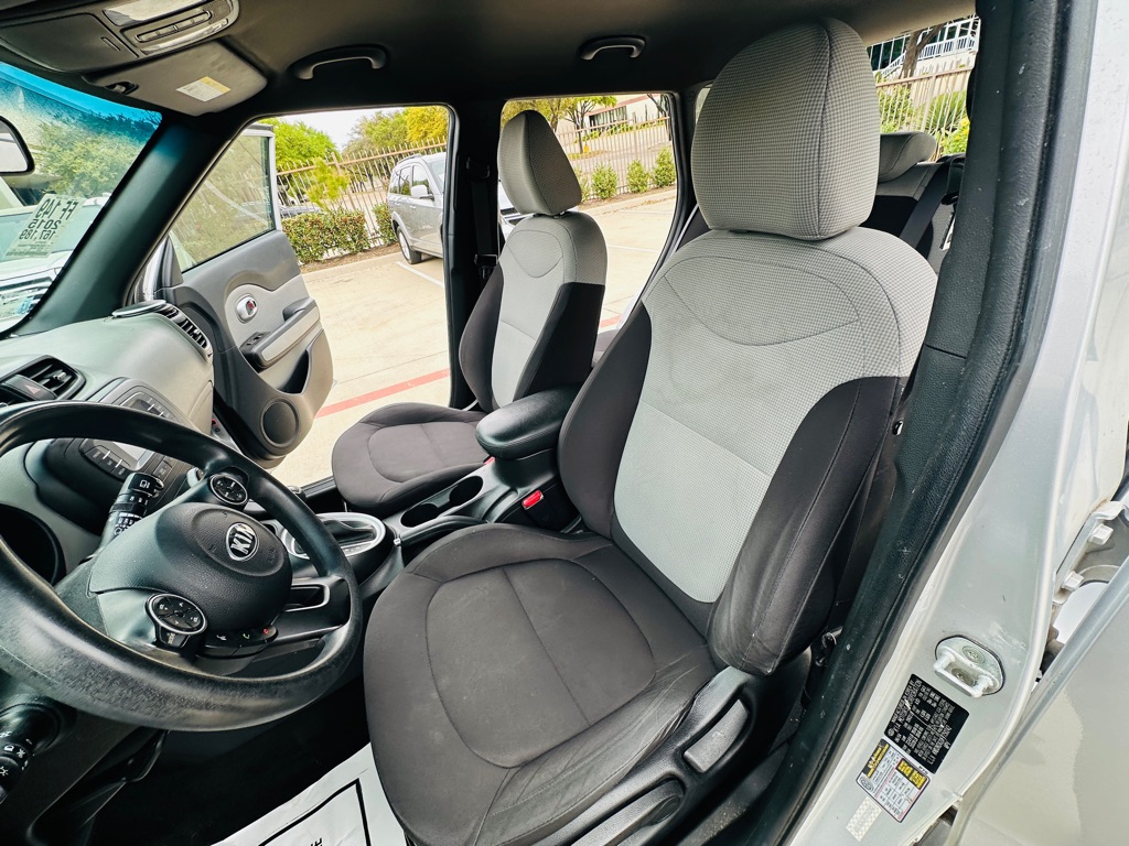 Photo 17 of this KIA SOUL