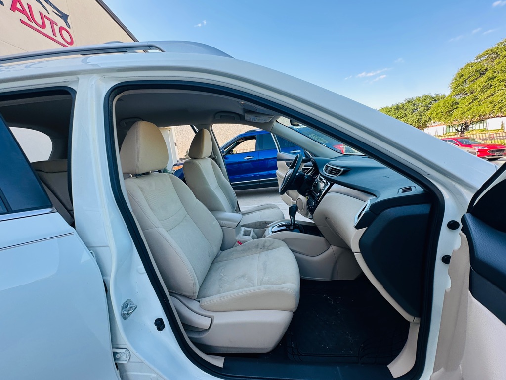 Photo 21 of this NISSAN ROGUE
