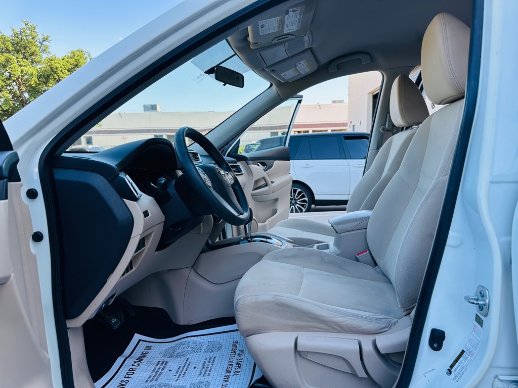Photo 12 of this NISSAN ROGUE