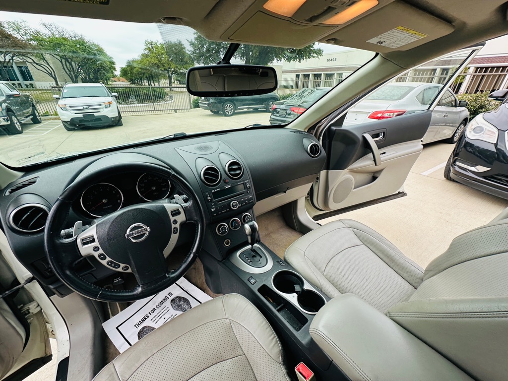 Photo 17 of this NISSAN ROGUE