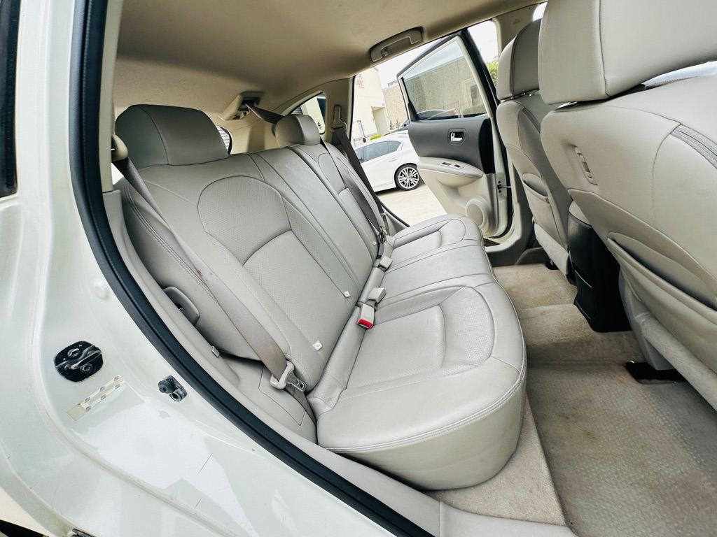 Photo 23 of this NISSAN ROGUE