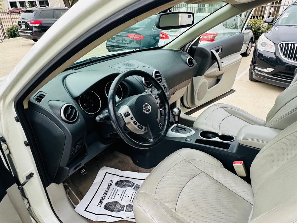 Photo 14 of this NISSAN ROGUE