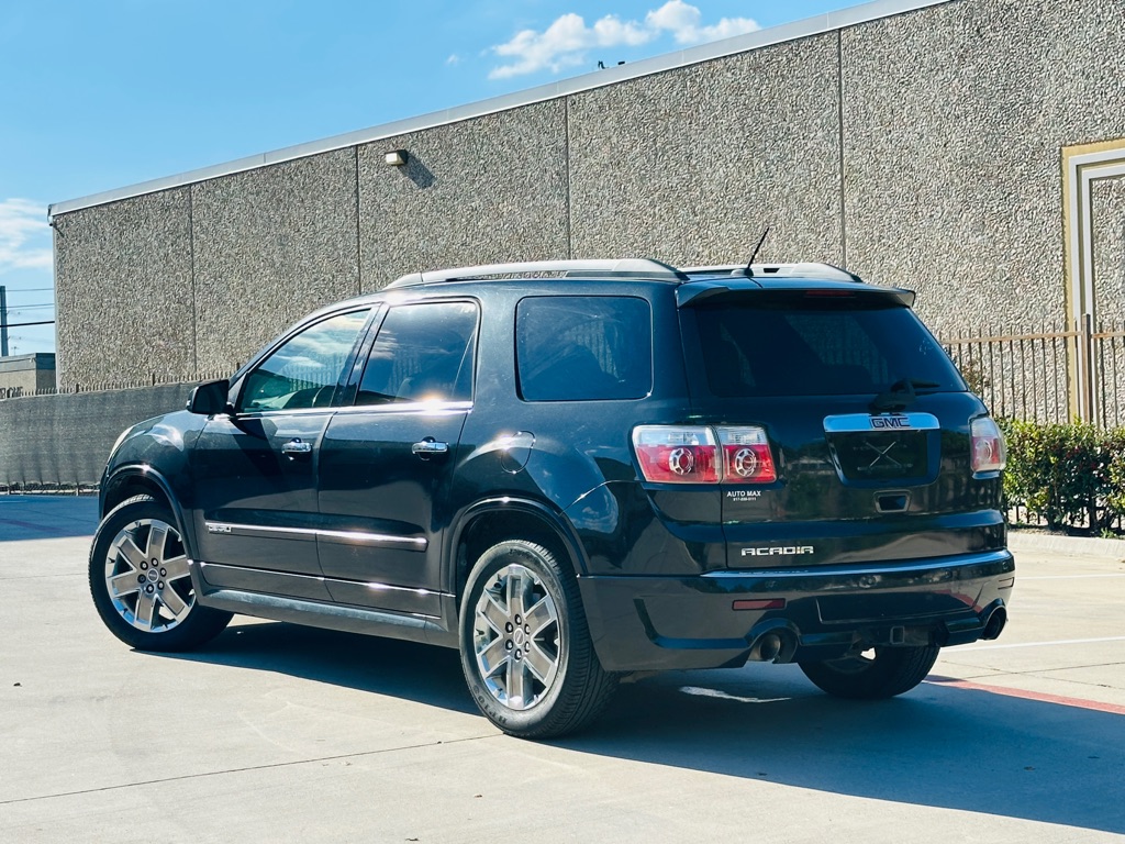 Photo 7 of this GMC ACADIA