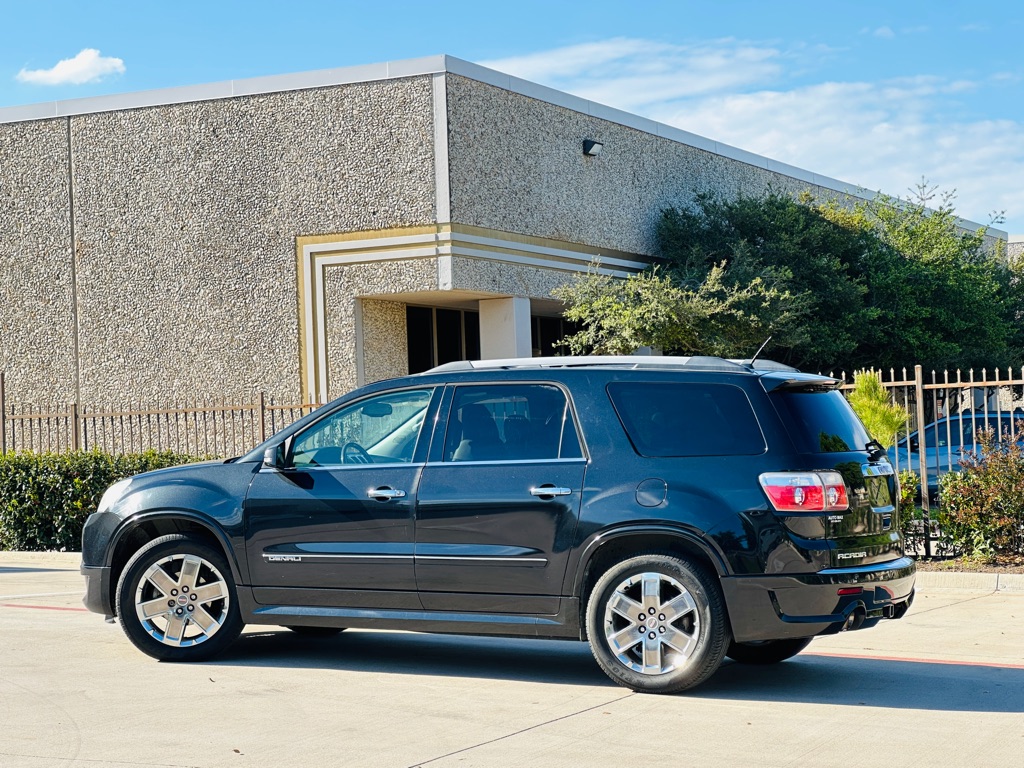 Photo 6 of this GMC ACADIA