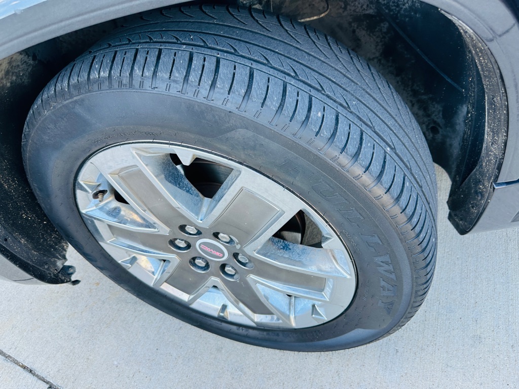 Photo 27 of this GMC ACADIA