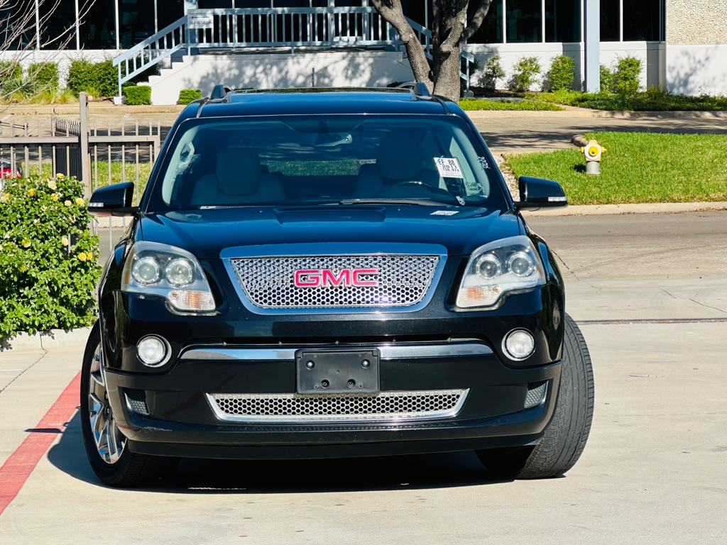 Photo 2 of this GMC ACADIA