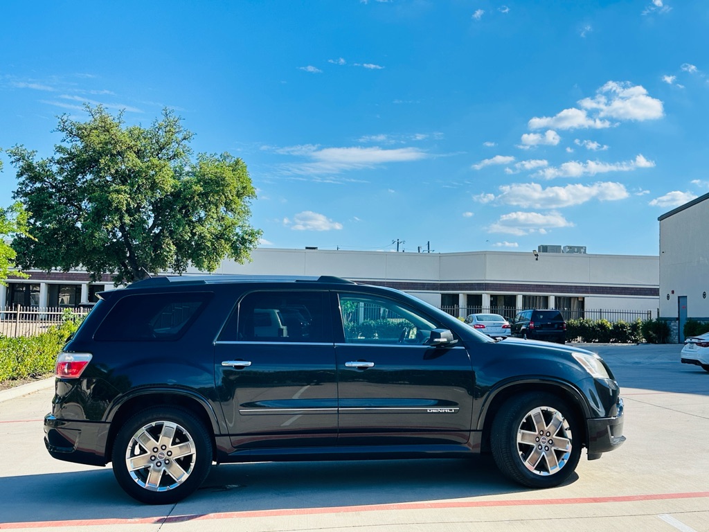 Photo 10 of this GMC ACADIA