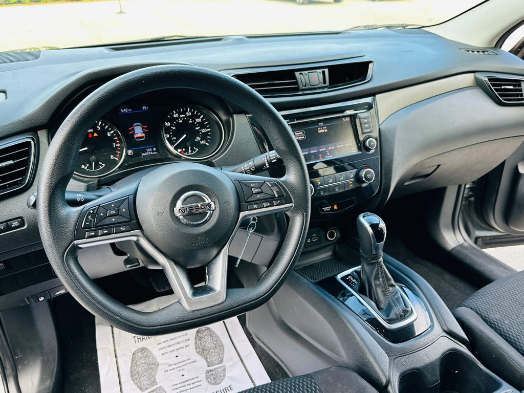 Photo 15 of this NISSAN ROGUE SPORT