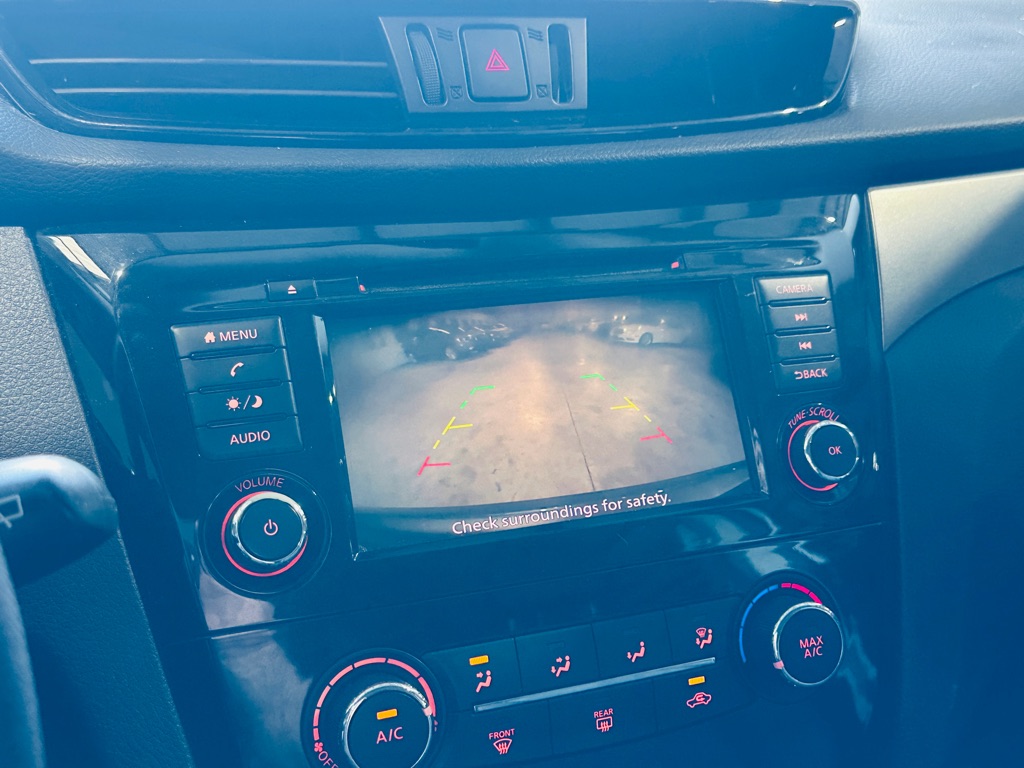Photo 16 of this NISSAN ROGUE SPORT