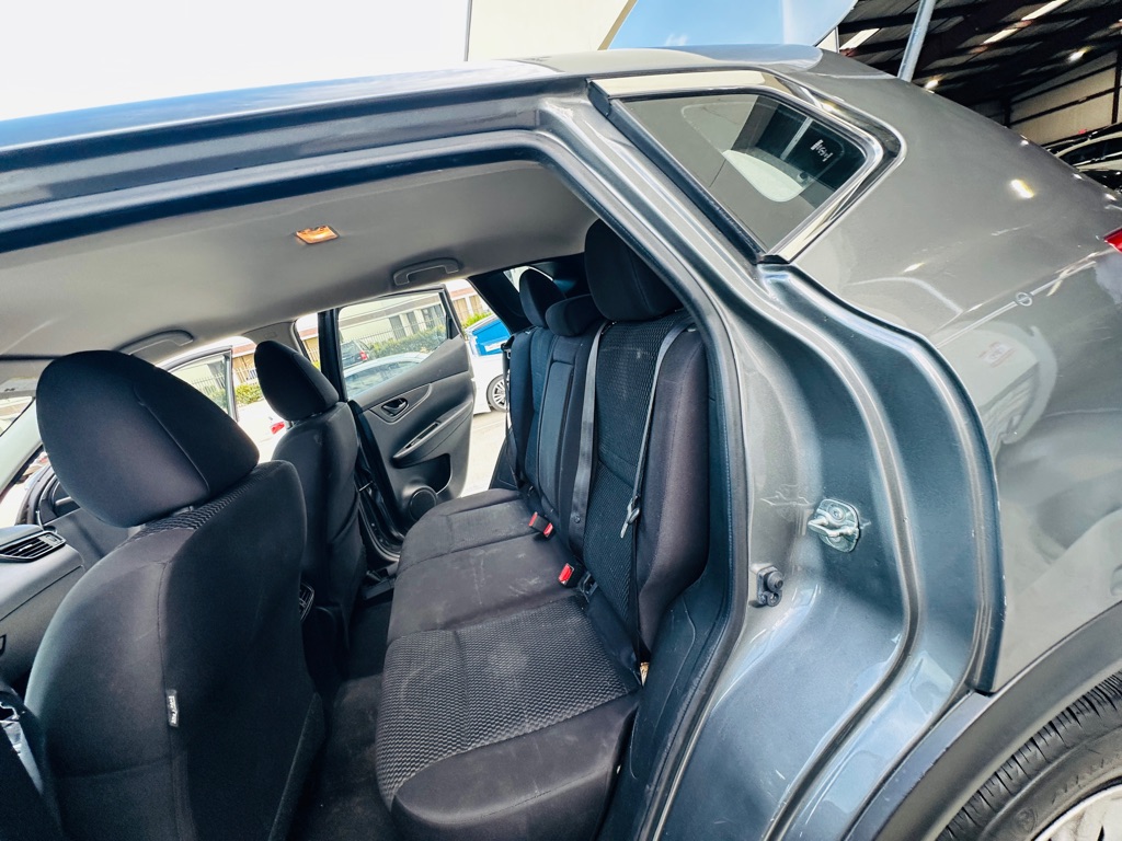 Photo 19 of this NISSAN ROGUE SPORT