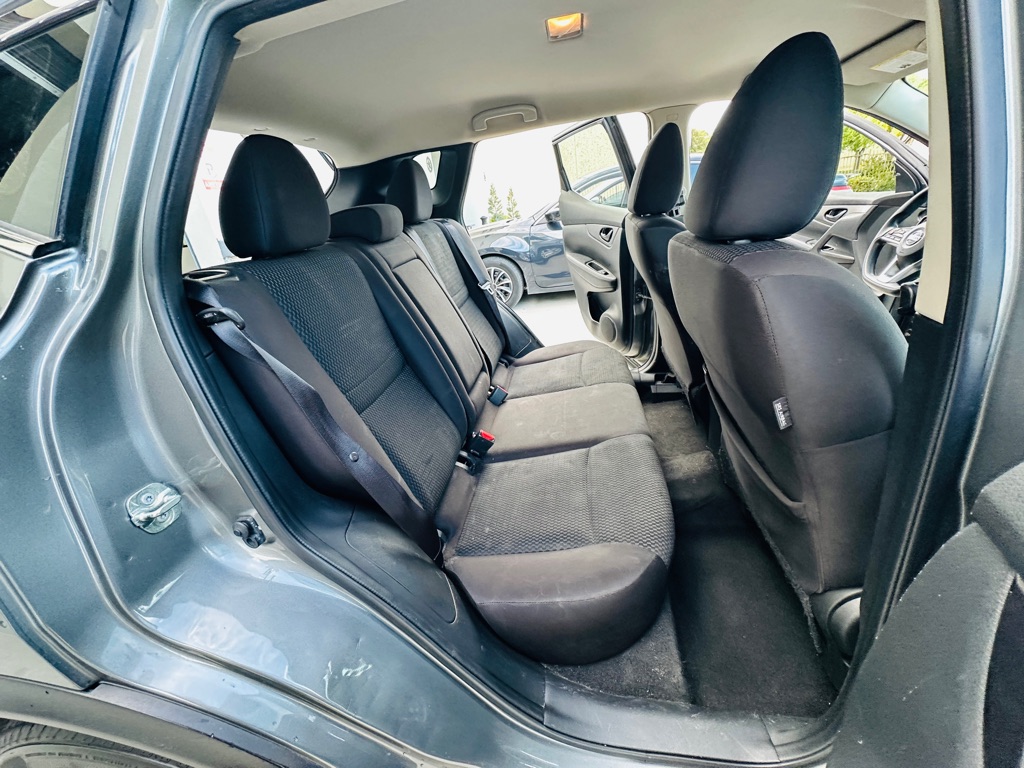 Photo 24 of this NISSAN ROGUE SPORT