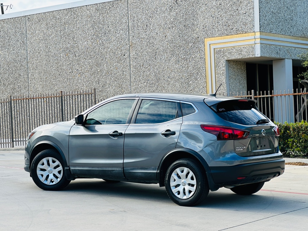 Photo 7 of this NISSAN ROGUE SPORT