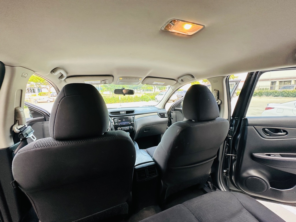 Photo 20 of this NISSAN ROGUE SPORT