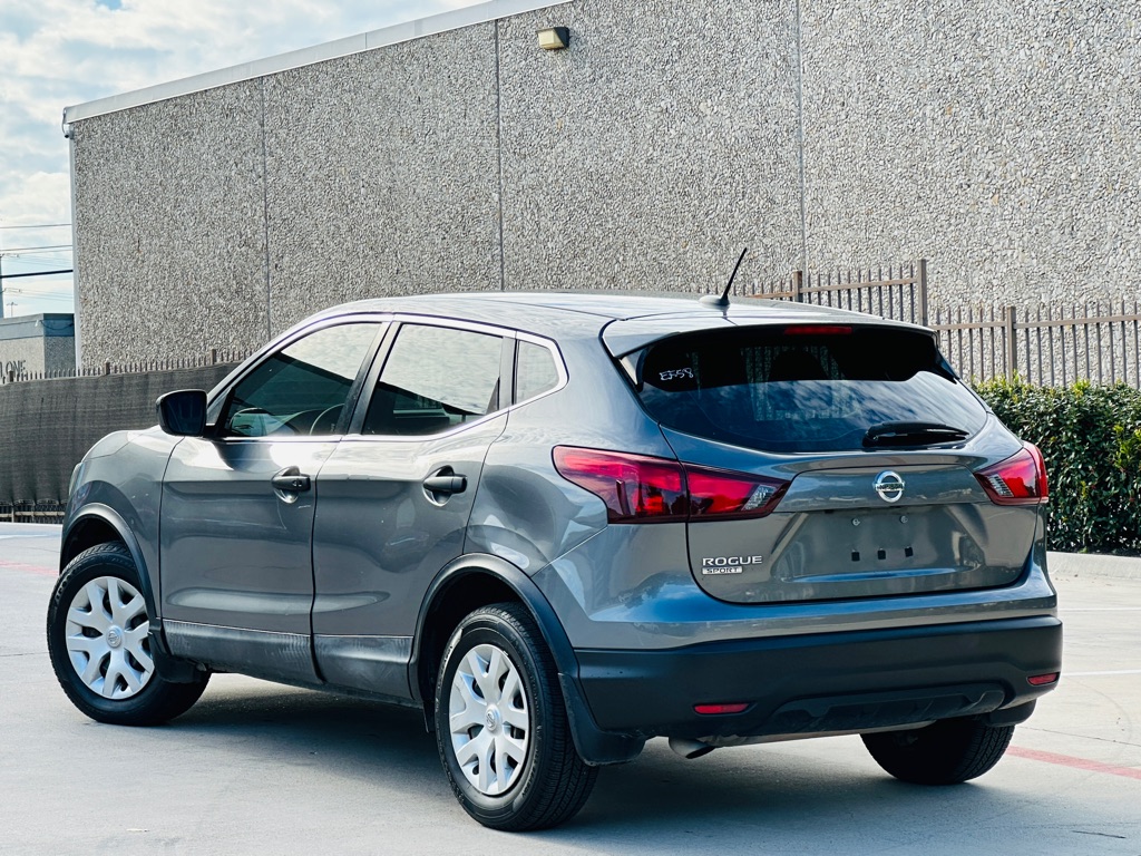Photo 8 of this NISSAN ROGUE SPORT