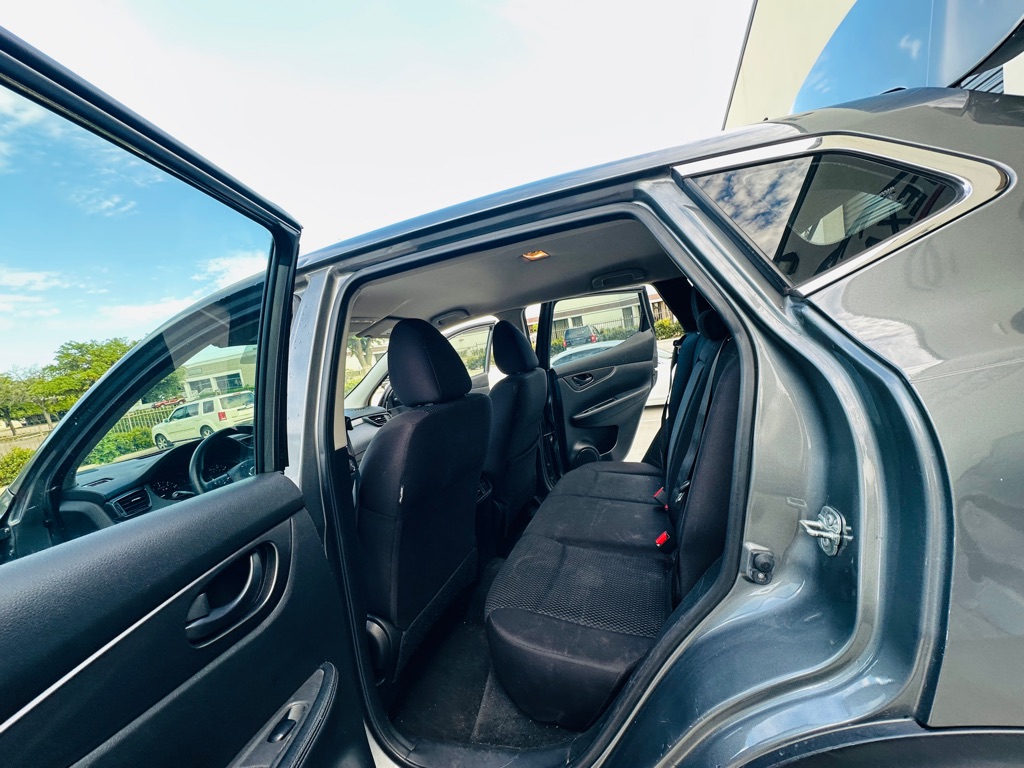 Photo 18 of this NISSAN ROGUE SPORT