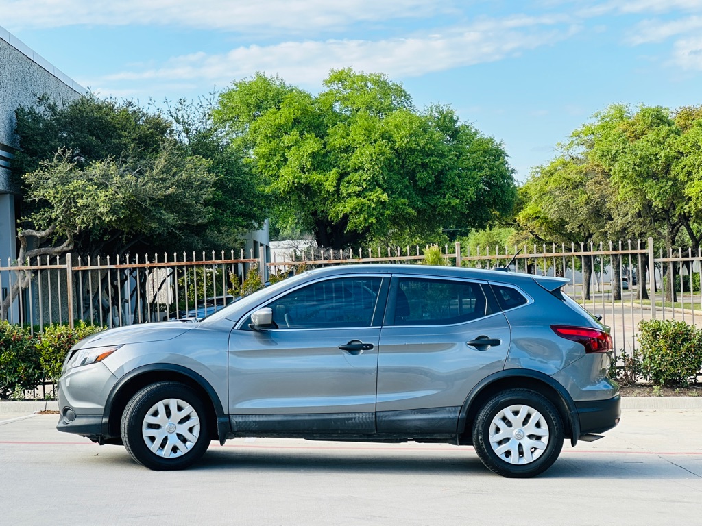 Photo 6 of this NISSAN ROGUE SPORT
