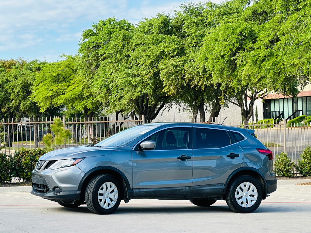 Photo 5 of this NISSAN ROGUE SPORT