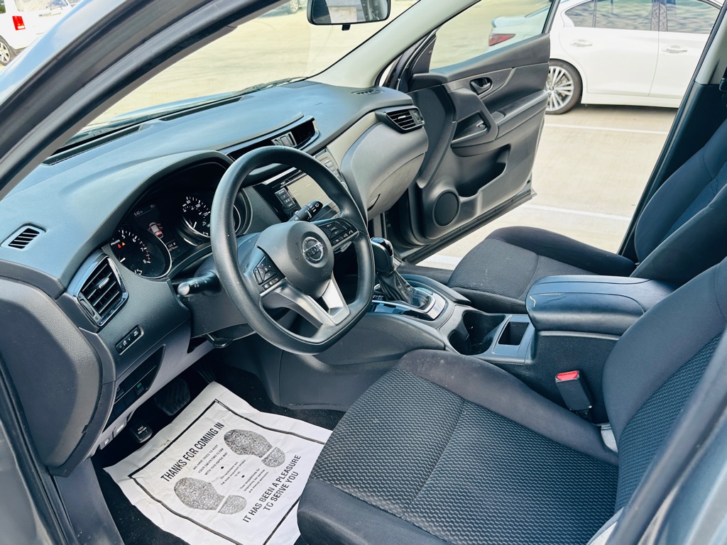 Photo 14 of this NISSAN ROGUE SPORT