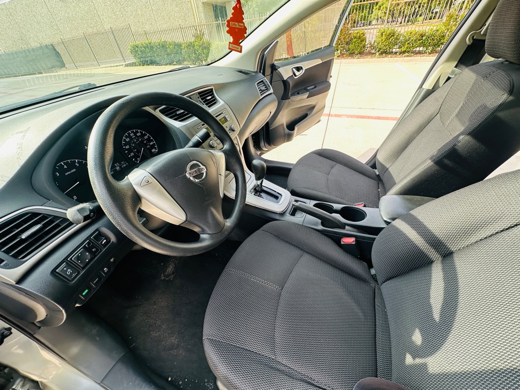 Photo 13 of this NISSAN SENTRA