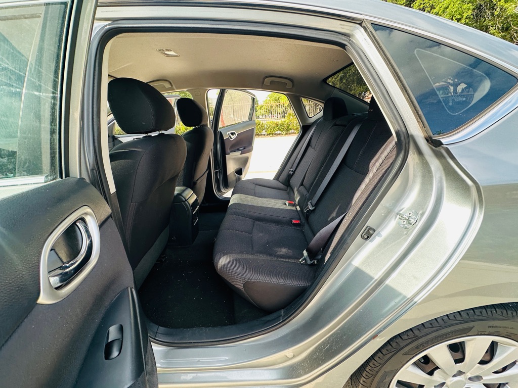 Photo 16 of this NISSAN SENTRA
