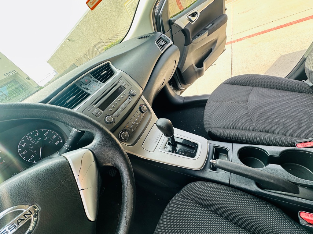 Photo 14 of this NISSAN SENTRA