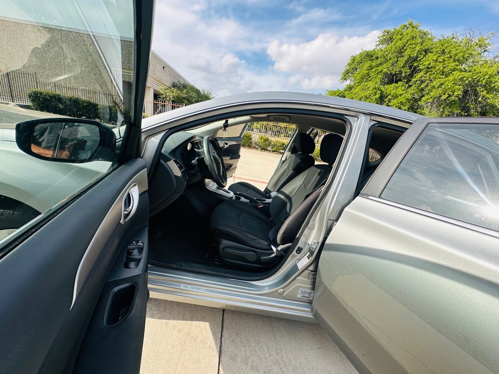 Photo 10 of this NISSAN SENTRA