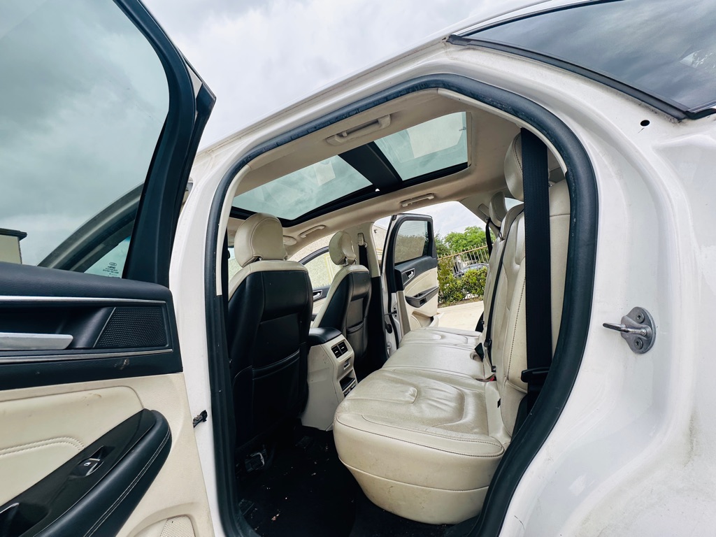 Photo 15 of this FORD EDGE
